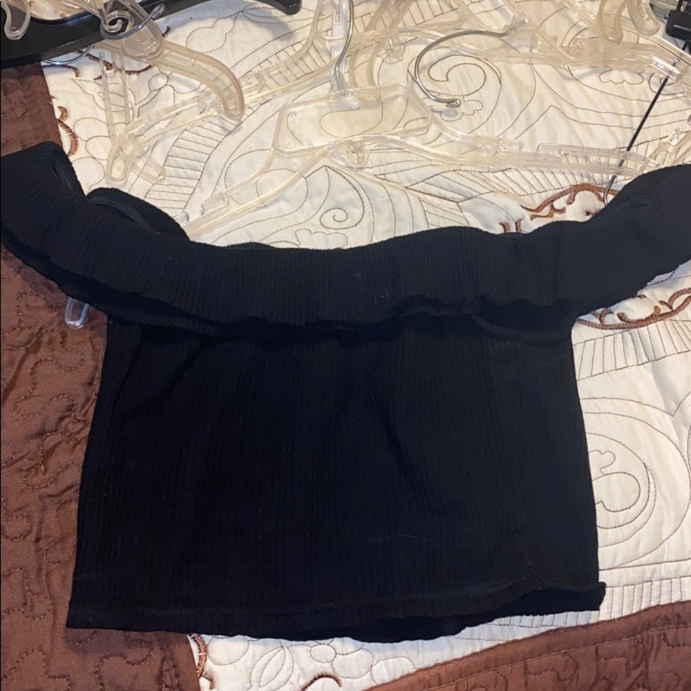 Off the shoulder ruffle black crop top